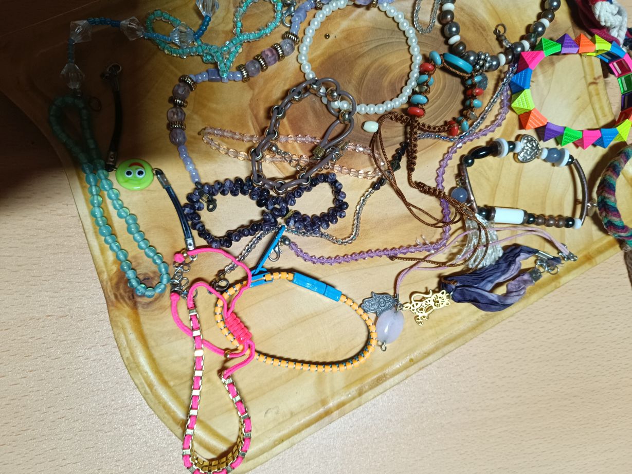 bileklik lotu 22  adet  