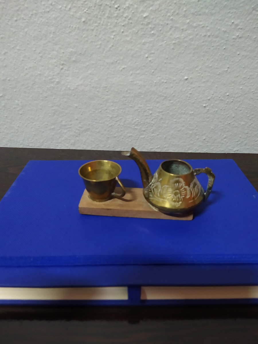 Ahşap Kaideli Antika Prinç Çaydanlık Biblo