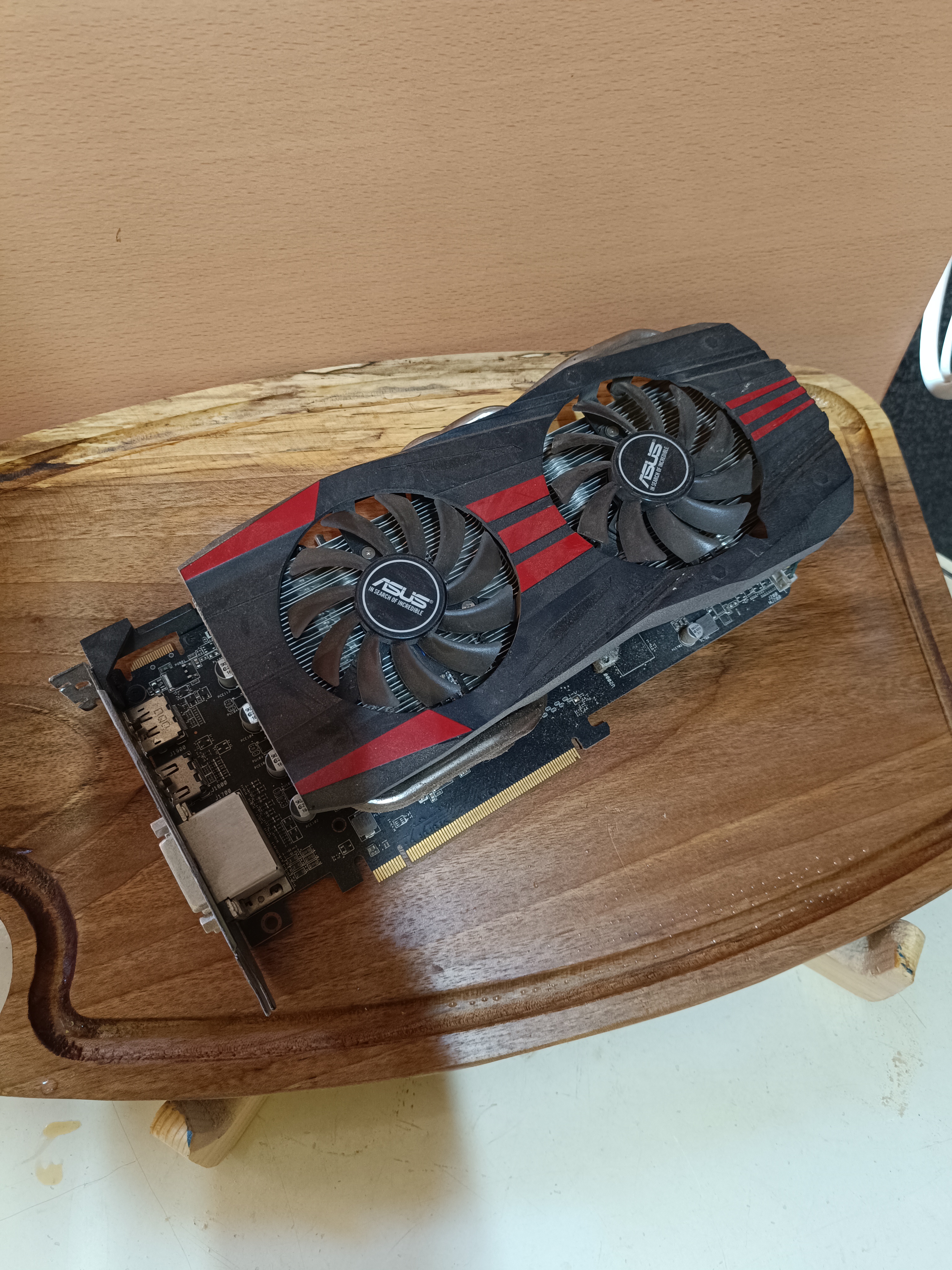 Asus R270X Ekran Kartı: Parça ve Tamir ettirmek isteyene 