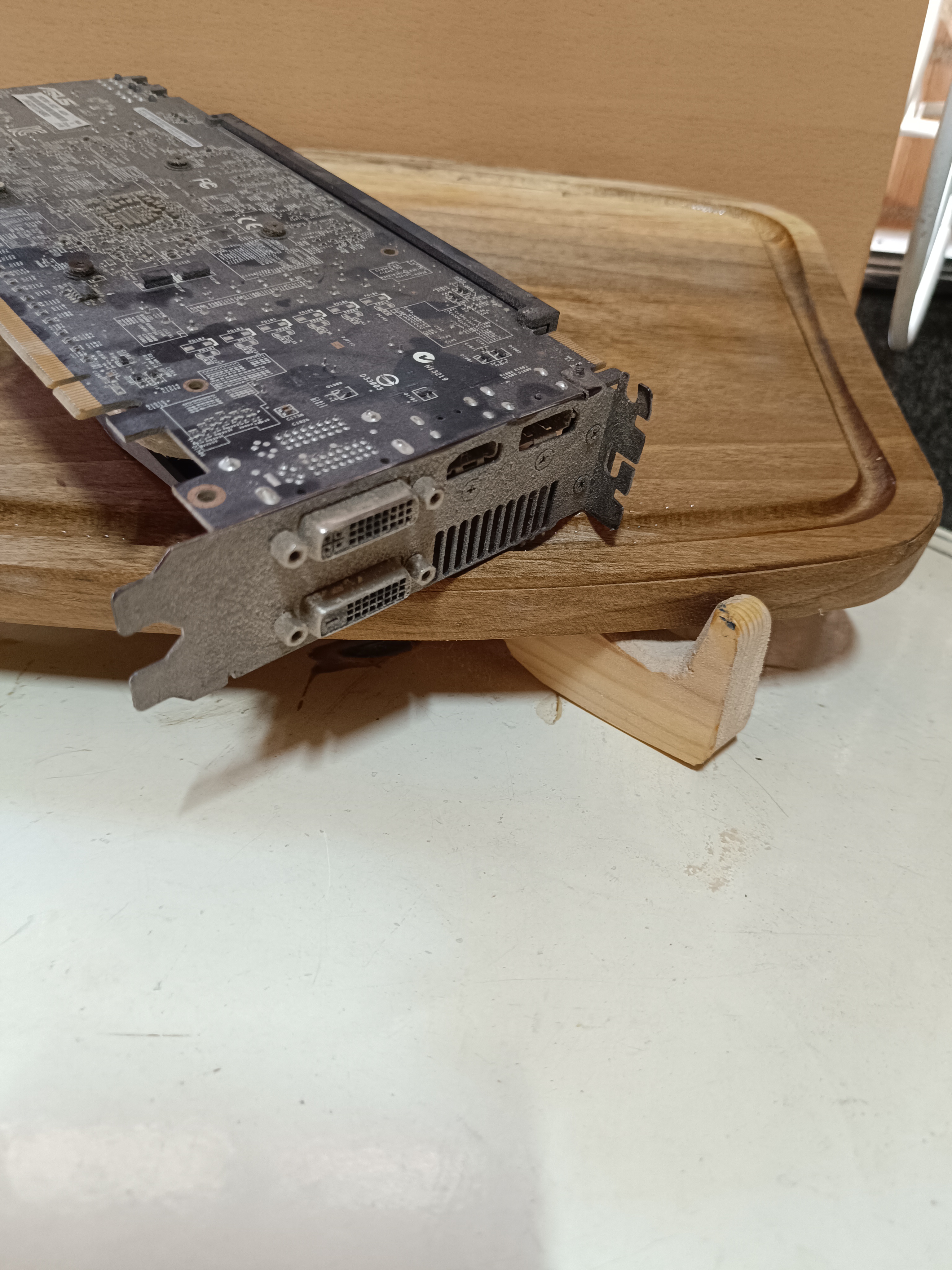 Asus R270X Ekran Kartı: Parça ve Tamir ettirmek isteyene 