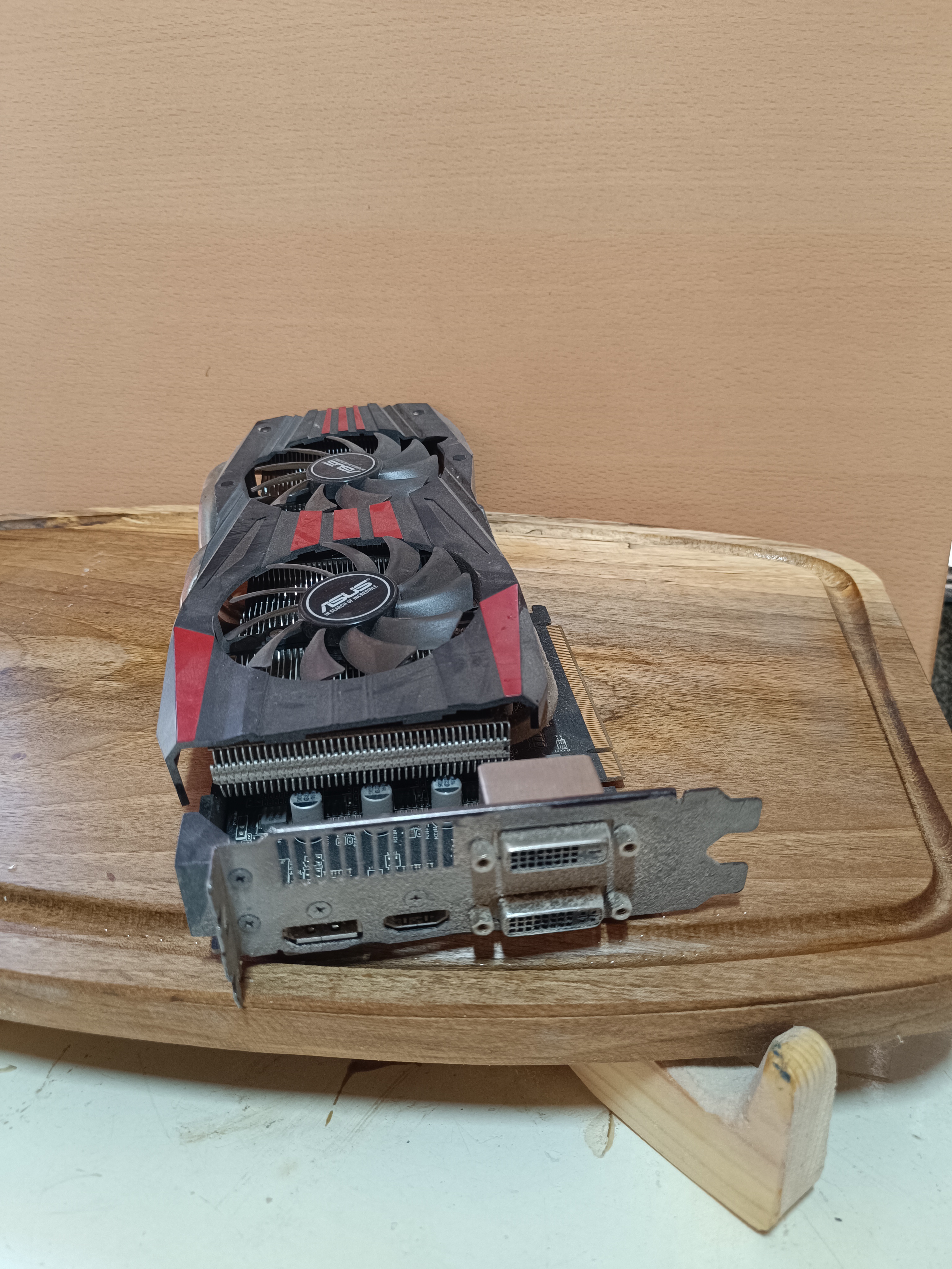 Asus R270X Ekran Kartı: Parça ve Tamir ettirmek isteyene 