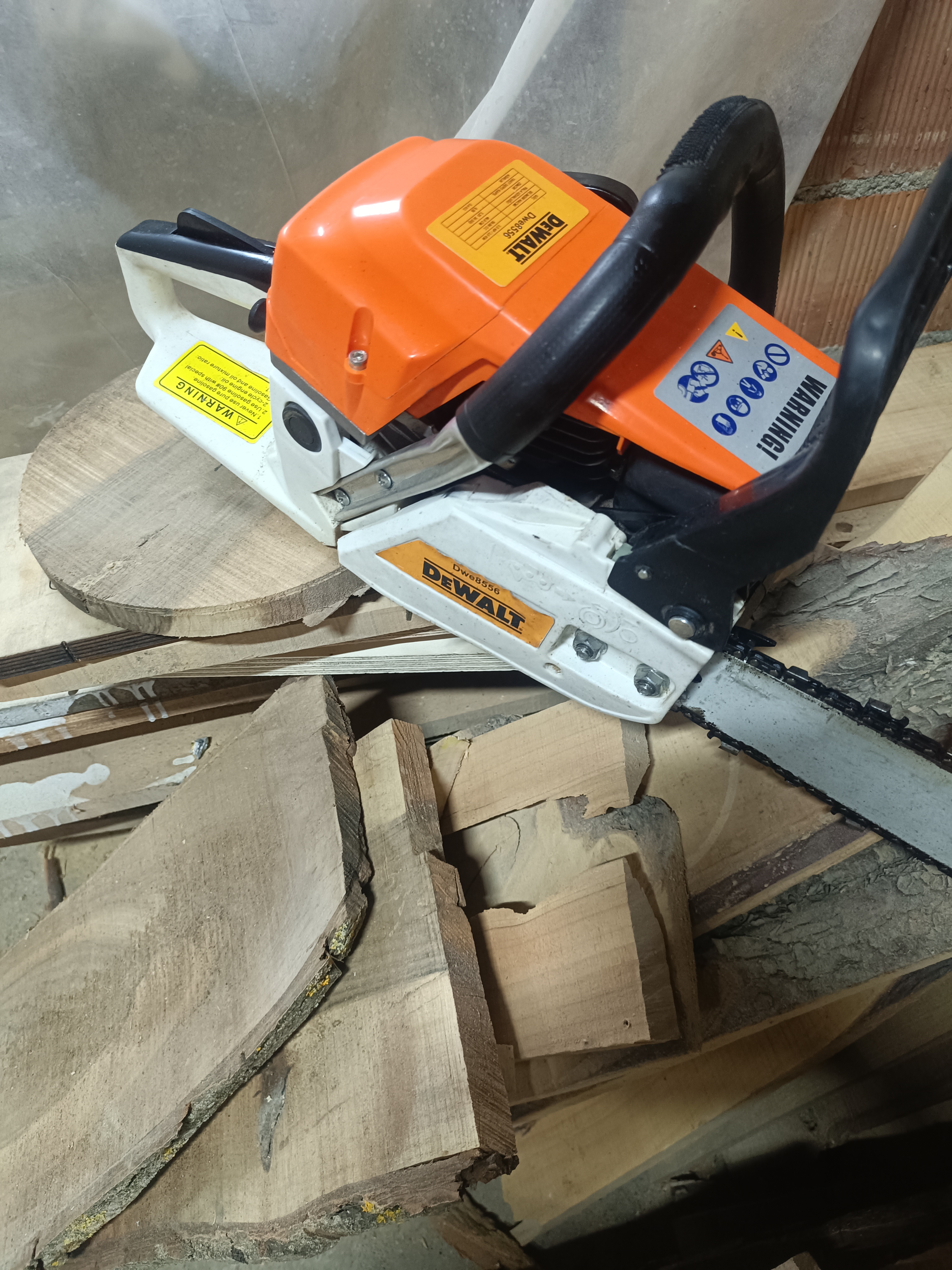 Devalt 8556 Motorlu Testere