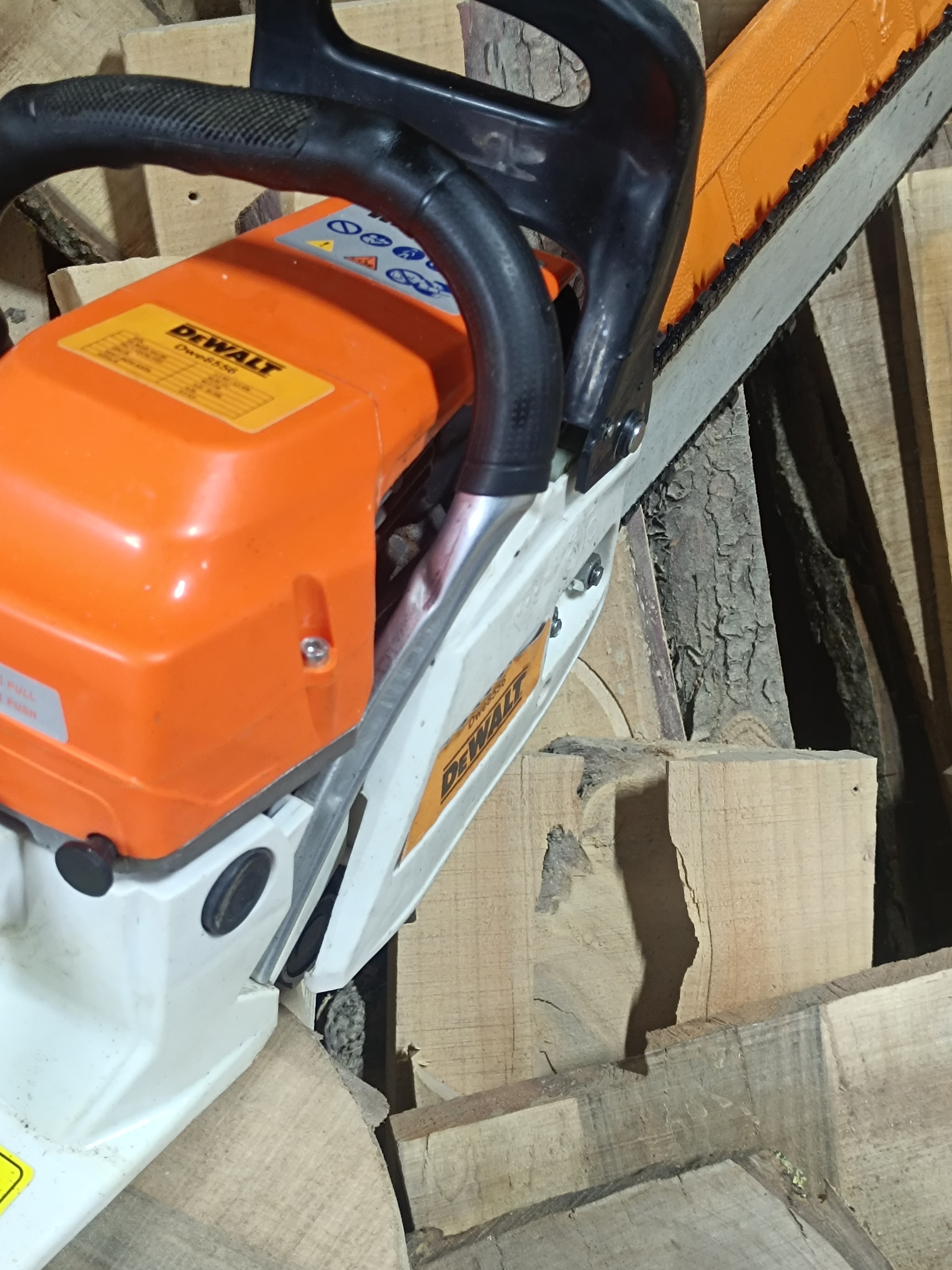 Devalt 8556 Motorlu Testere