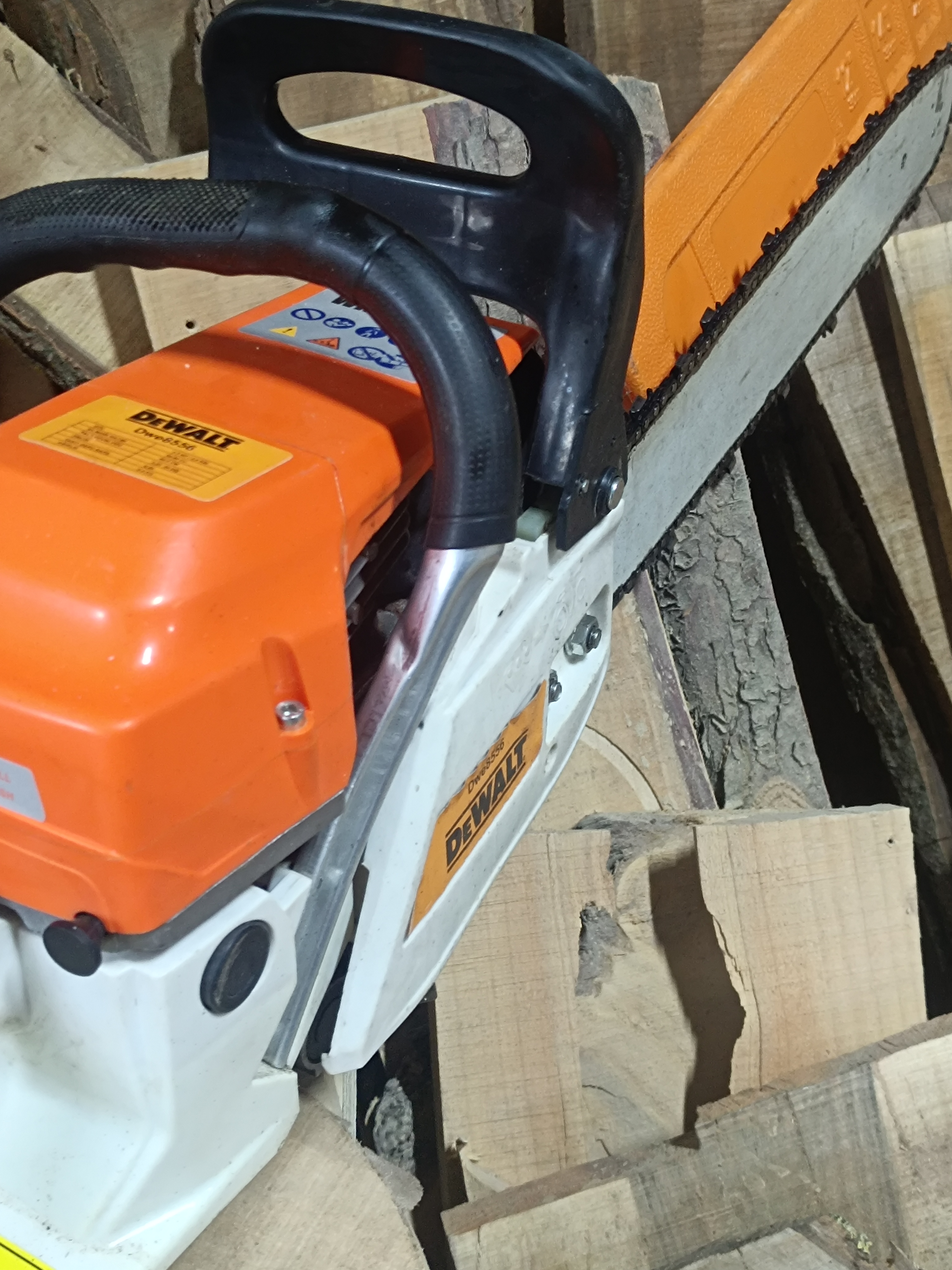 Devalt 8556 Motorlu Testere