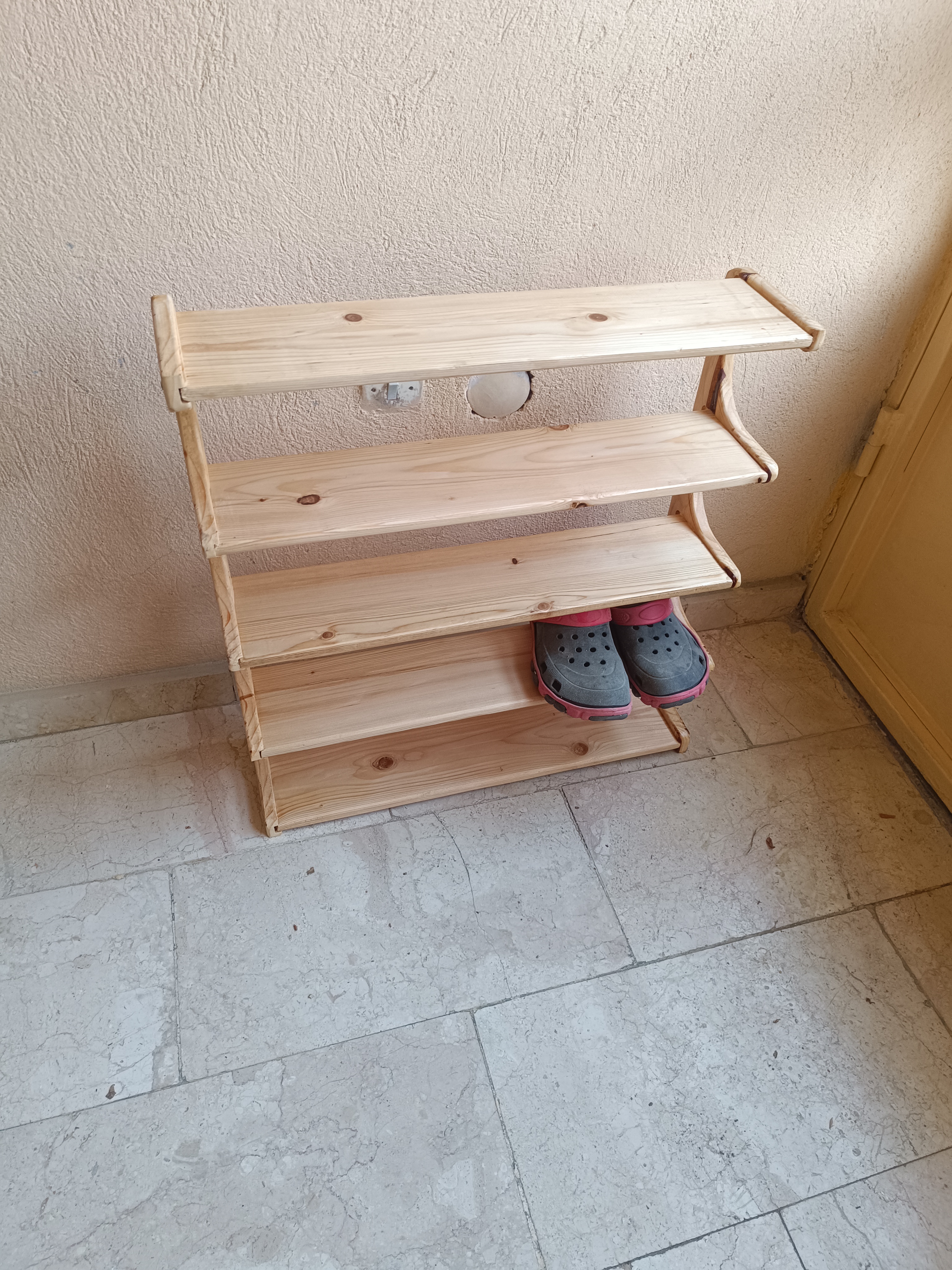 Ahşap Ayakkabılık