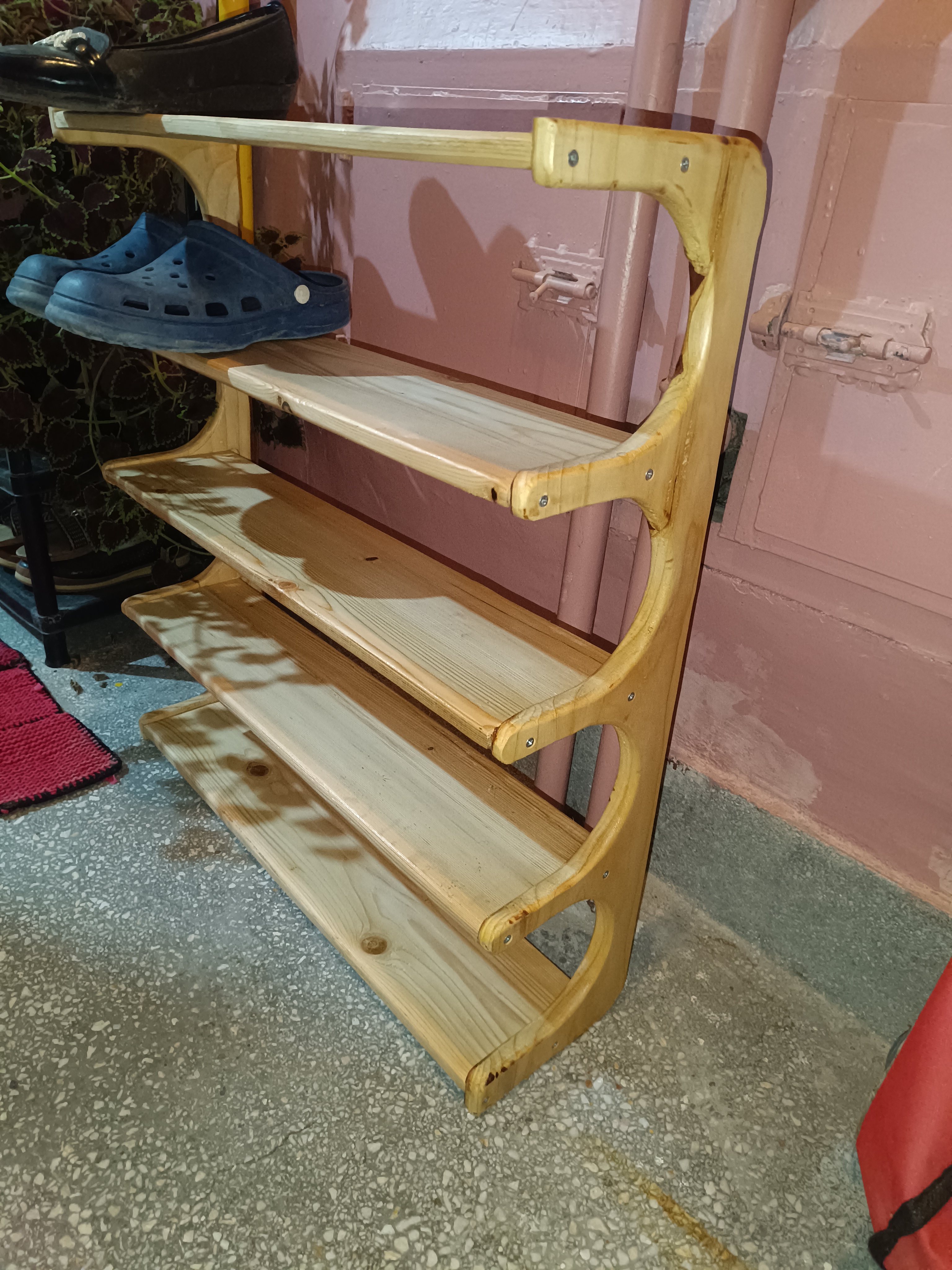 Ahşap Ayakkabılık