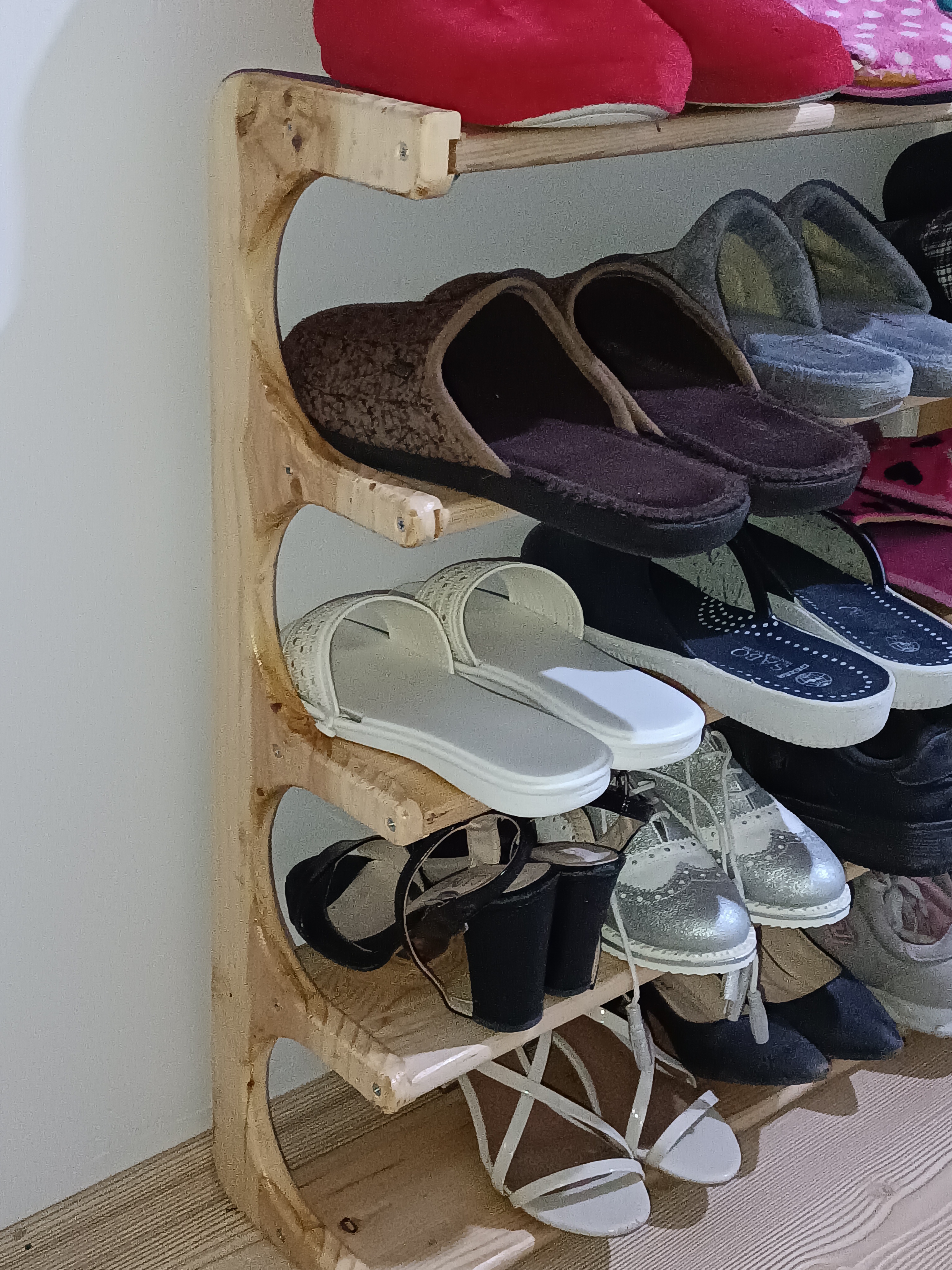 Ahşap Ayakkabılık