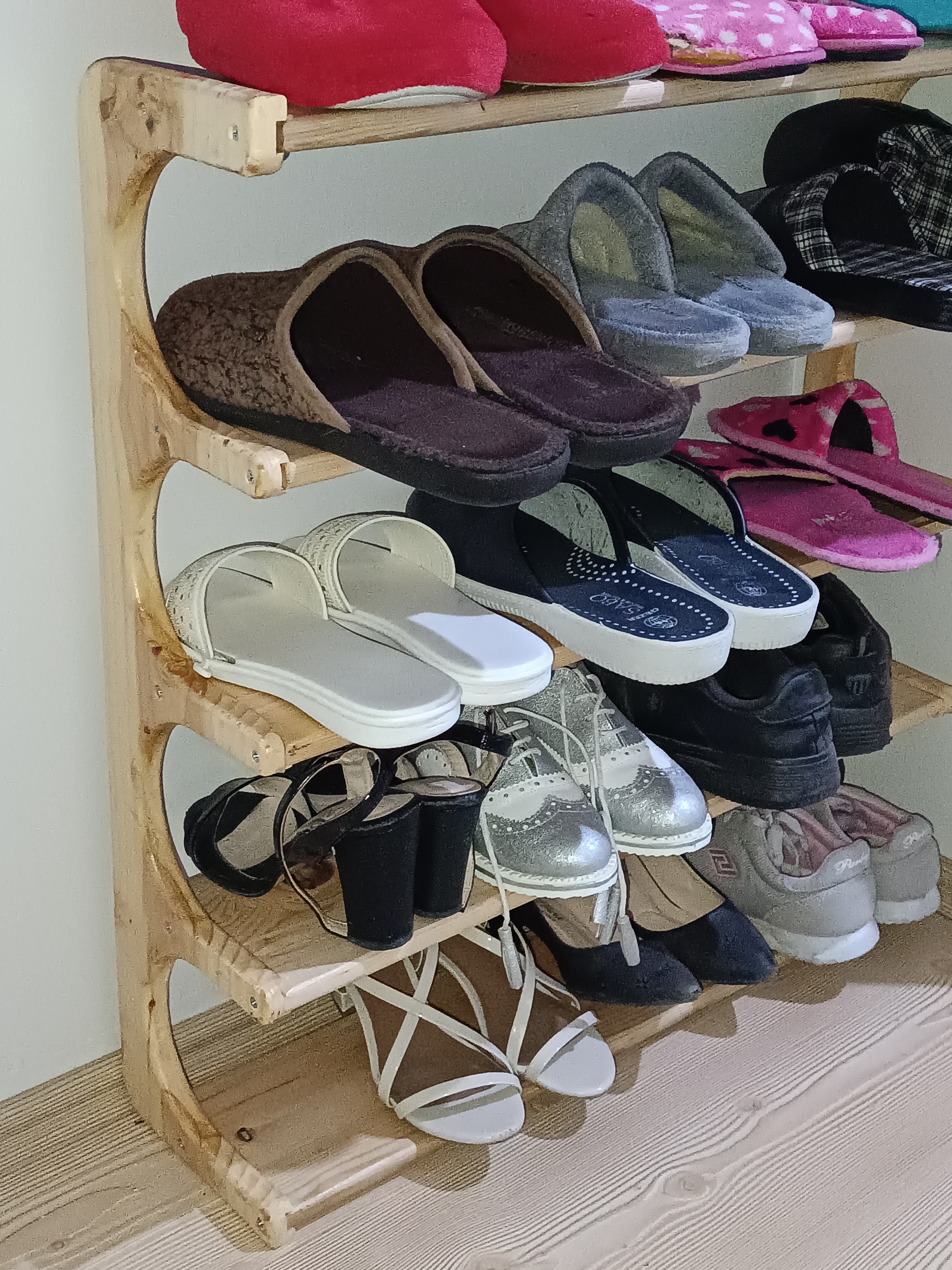 Ahşap Ayakkabılık