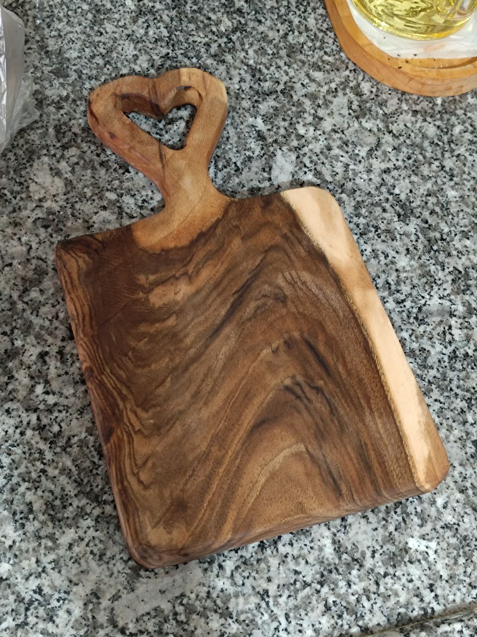 kalp  saplı kesme tahtasi