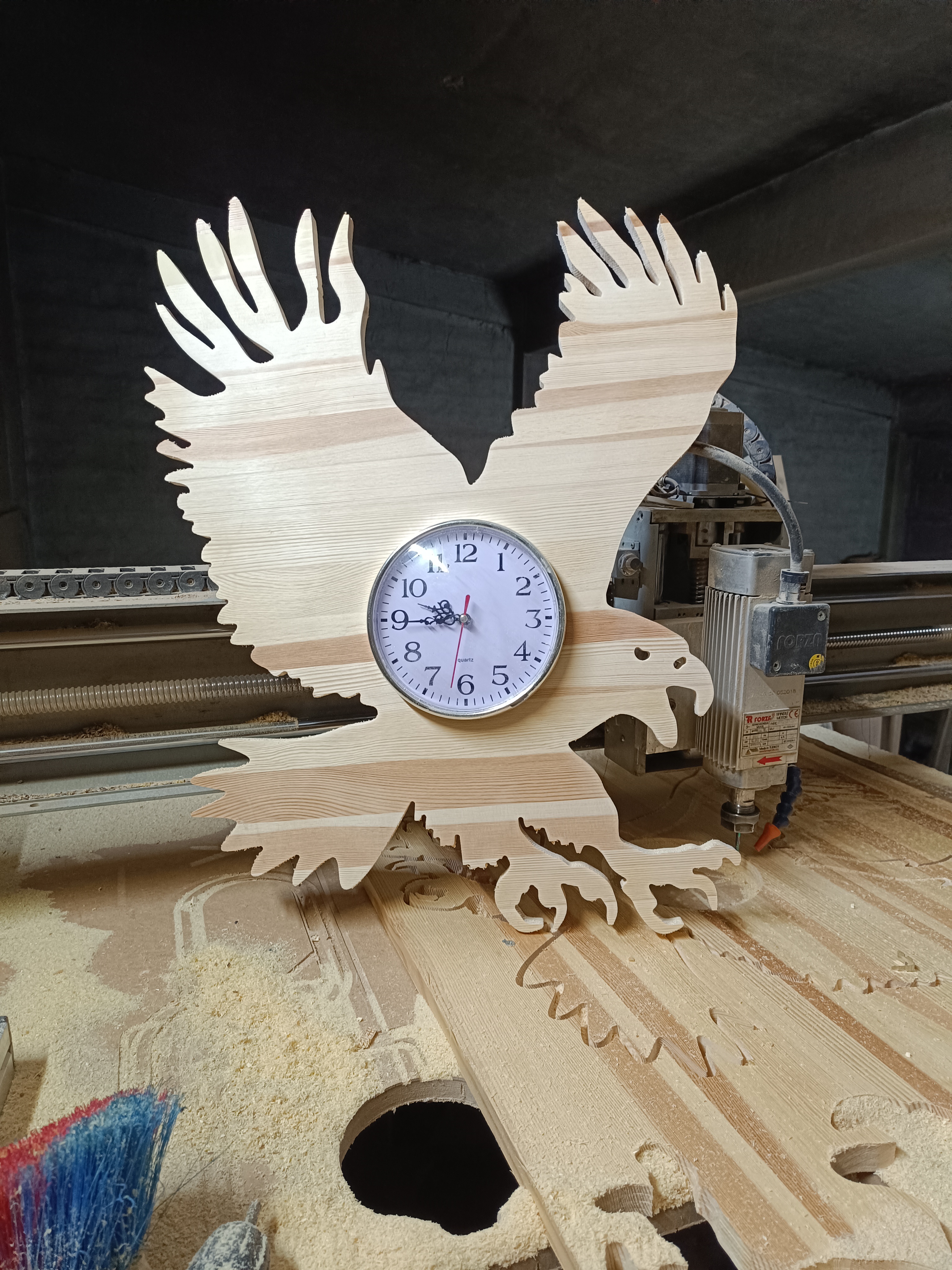 Kartal Desenli Duvar Saati